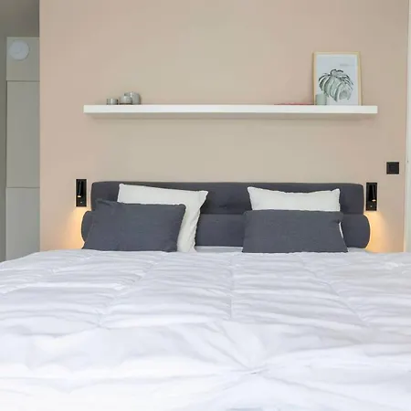 Francine * 奥斯滕德